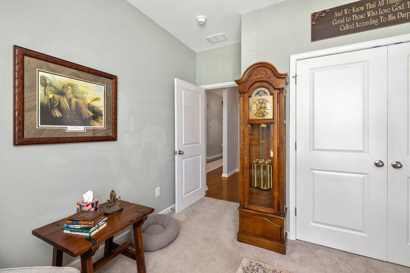 2412 Hummingbird Ln, Summerville, SC 29483