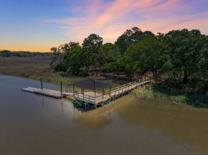 8958 Sandy Creek Rd, Edisto Island, SC 29438