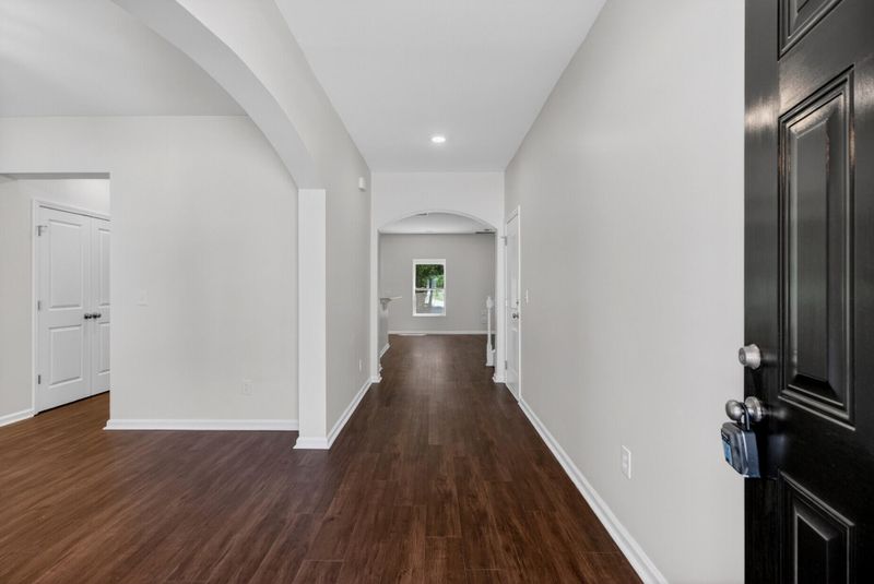 5455 Kings River Dr, North Charleston, SC 29420