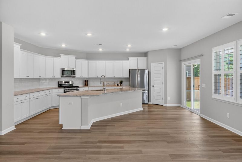 569 Yellow Leaf Ln, Summerville, SC 29486