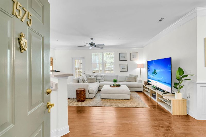 1575 Cambridge Lakes Dr #104e, Mount Pleasant, SC 29464