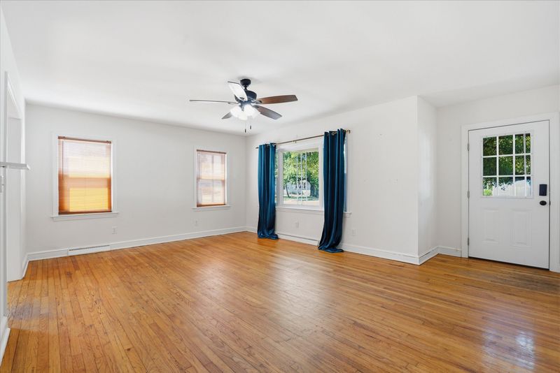 3902 Walnut St, North Charleston, SC 29405
