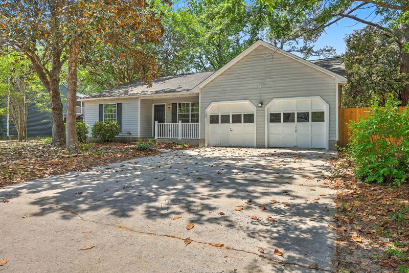125 Cottonwood Dr, Summerville, SC 29483