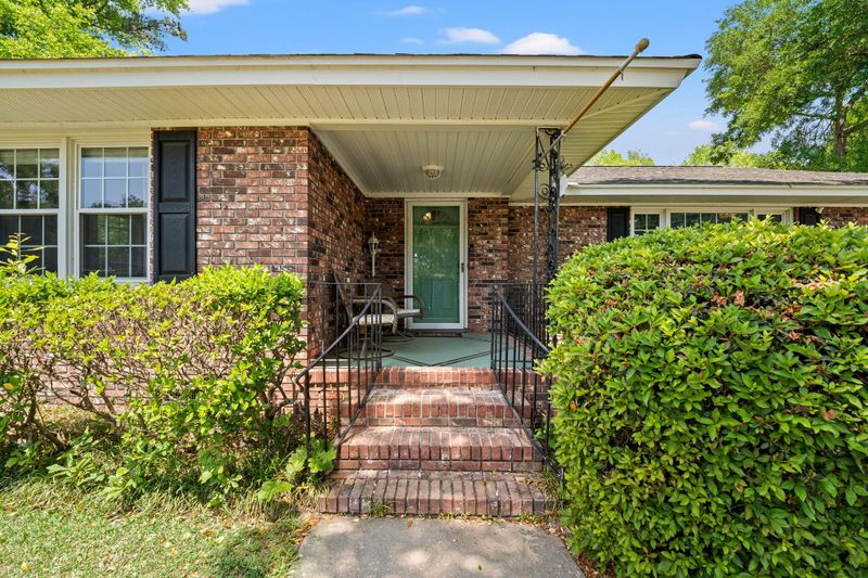 2203 Glendale Dr, Charleston, SC 29414