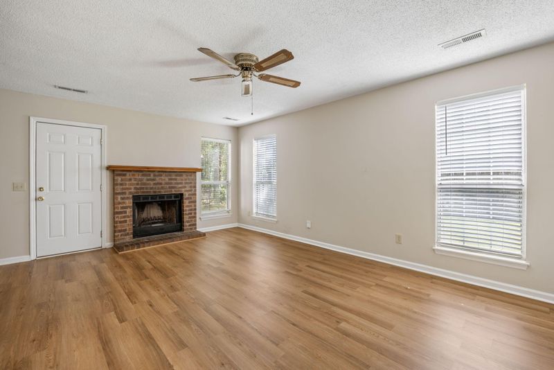 8498 William Moultrie Dr, North Charleston, SC 29420