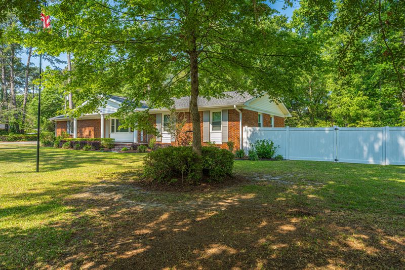 504 Dogwood Cir, Summerville, SC 29485