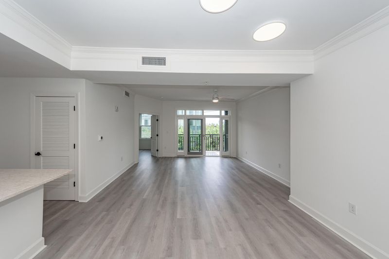 33 Calhoun St #122, Charleston, SC 29401