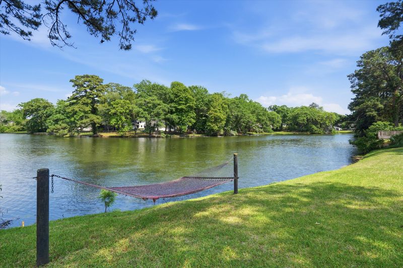 34 Sussex Rd, Charleston, SC 29407