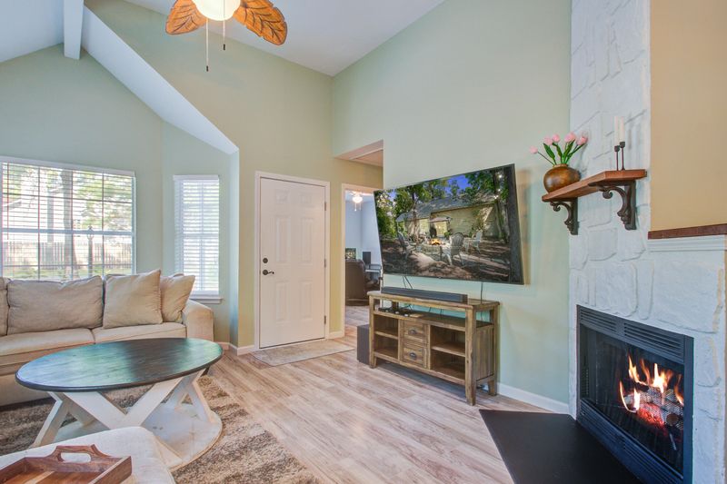 100 Fern Ct, Summerville, SC 29486