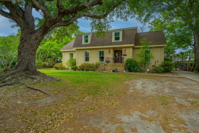 1614 Oak Island Dr, Charleston, SC 29412