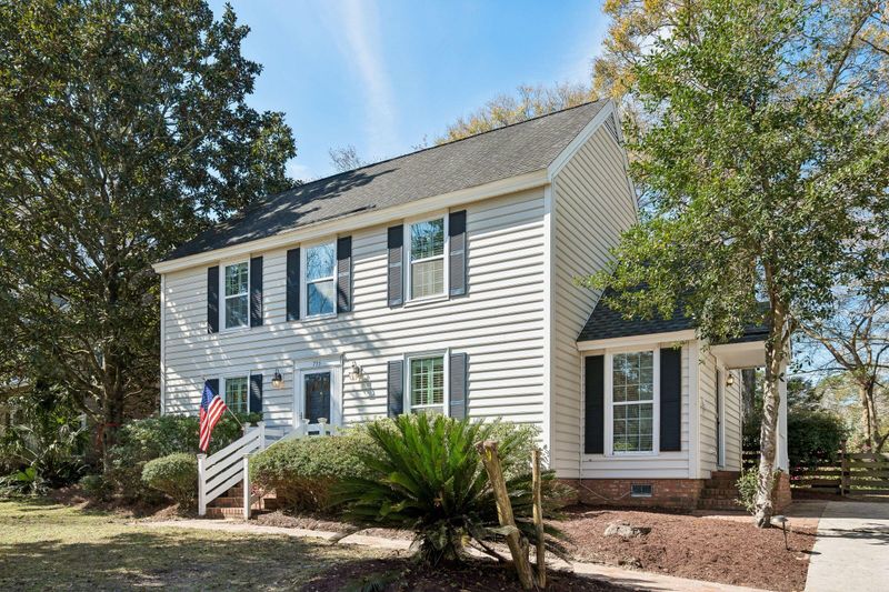 753 Milldenhall Rd, Mount Pleasant, SC 29464