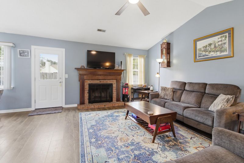 8551 Lake Marion Dr, North Charleston, SC 29406
