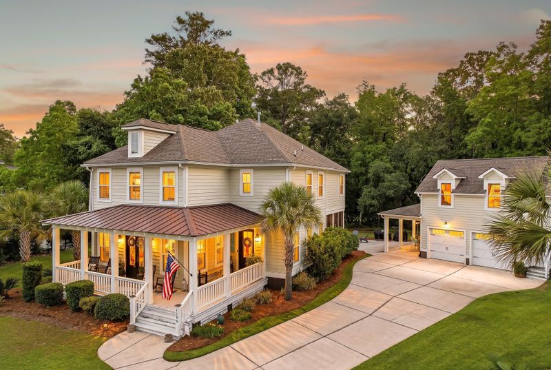 1100 Lands End Dr, Hanahan, SC 29410