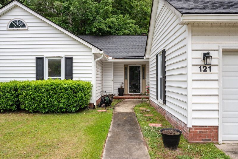 121 Hamlet Rd, Summerville, SC 29485