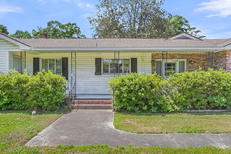 1024 Lepley Rd, Hanahan, SC 29410