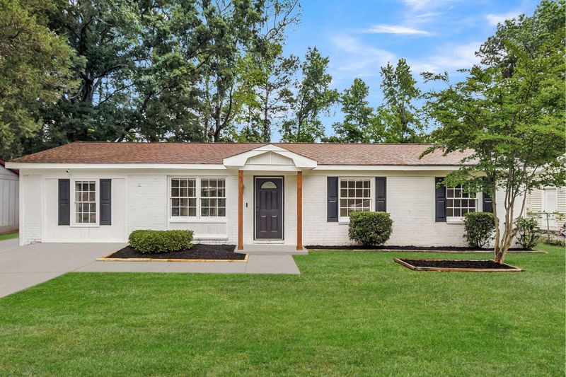 409 Robin Dr, Goose Creek, SC 29445