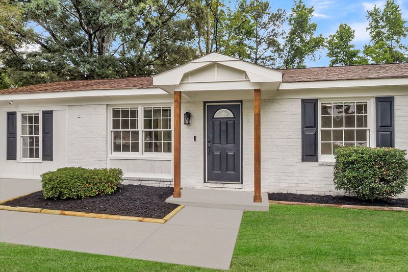 409 Robin Dr, Goose Creek, SC 29445