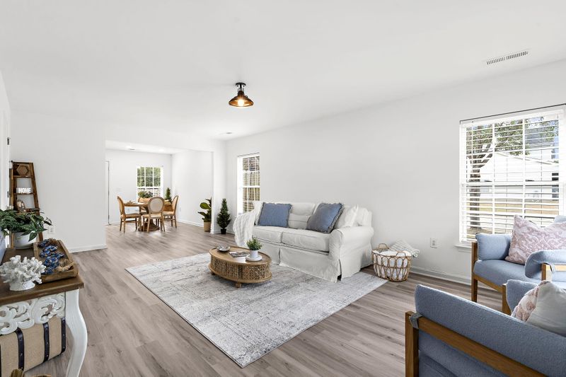5055 Thornton Dr, Summerville, SC 29485
