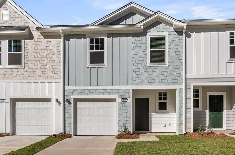 526 Townsford Ln, Moncks Corner, SC 29461