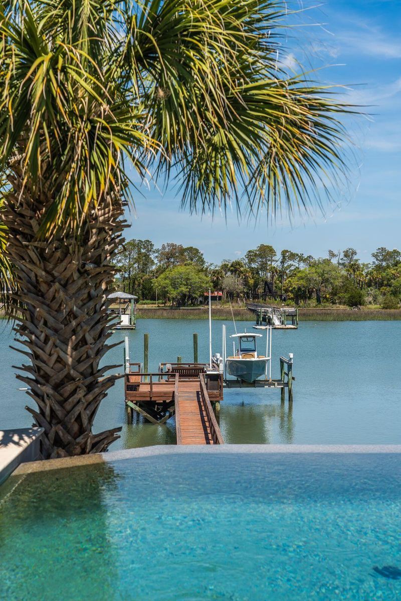 16 Intracoastal Ct, Isle Of Palms, SC 29451