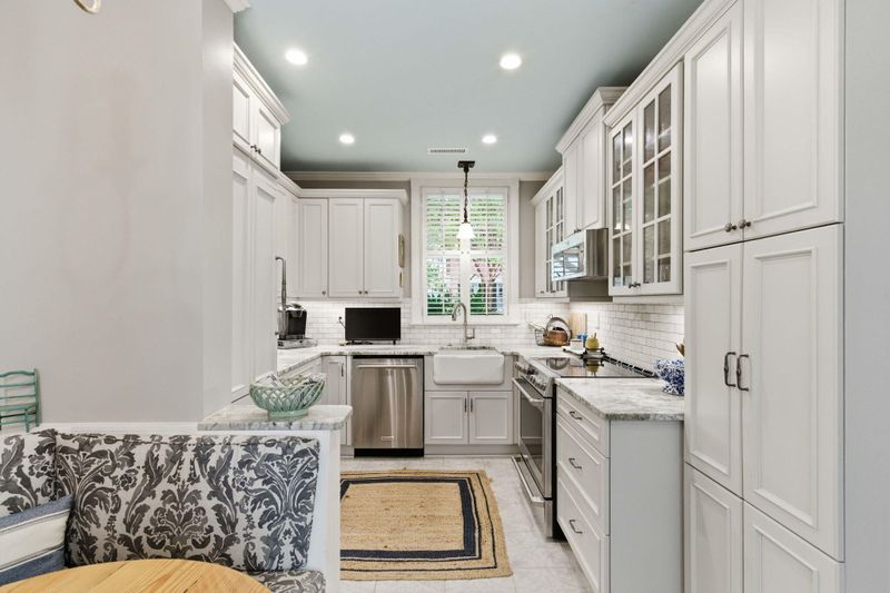 4 Tradd St, Charleston, SC 29401