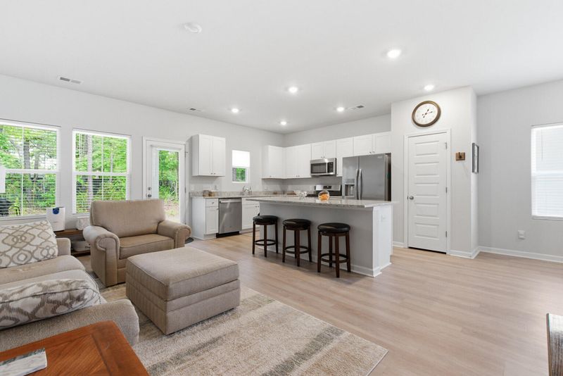 8010 Reagan Way, North Charleston, SC 29418