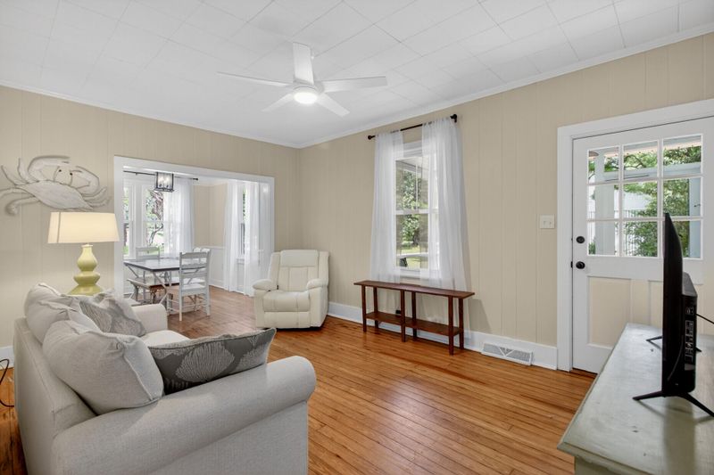 161 Liberty St, Mcclellanville, SC 29458