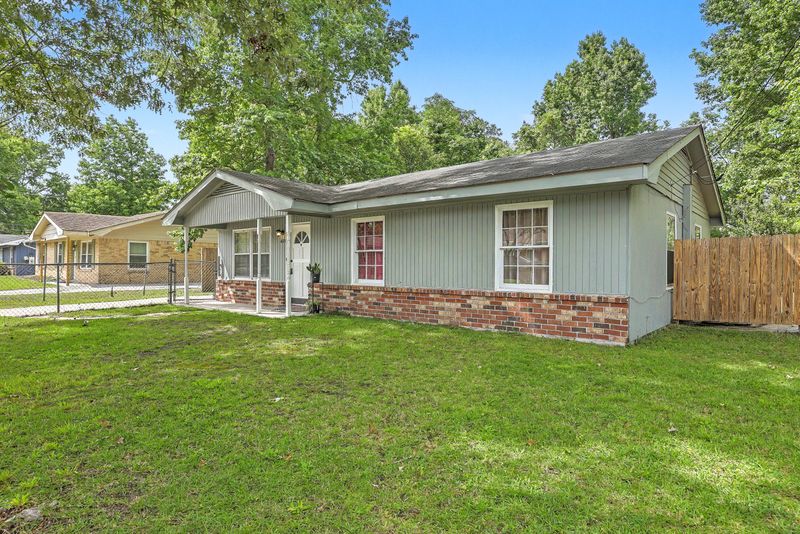 405 Madeline Dr, Goose Creek, SC 29445