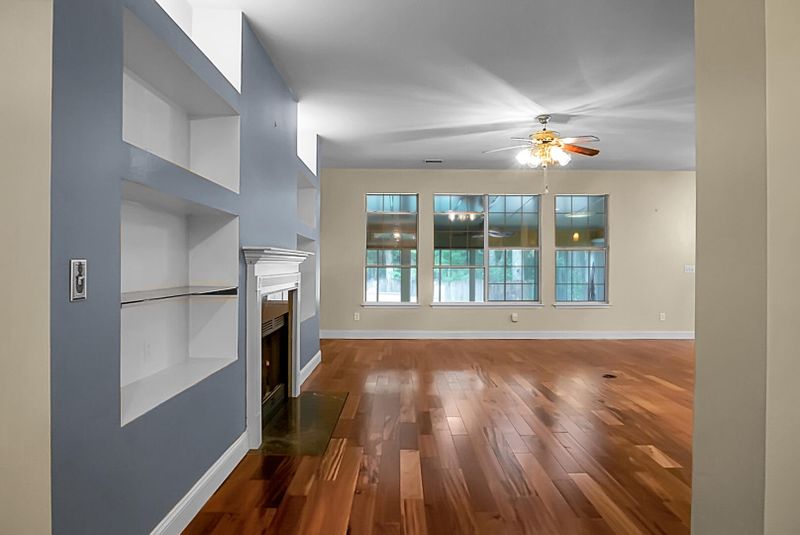 5360 Greggs Ldg, North Charleston, SC 29420
