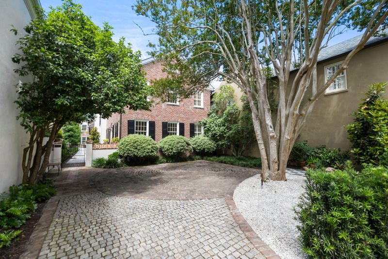 63 King St, Charleston, SC 29401