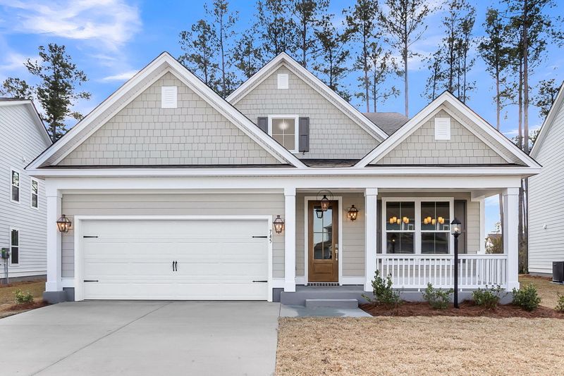 745 Maynard Ln, Summerville, SC 29486