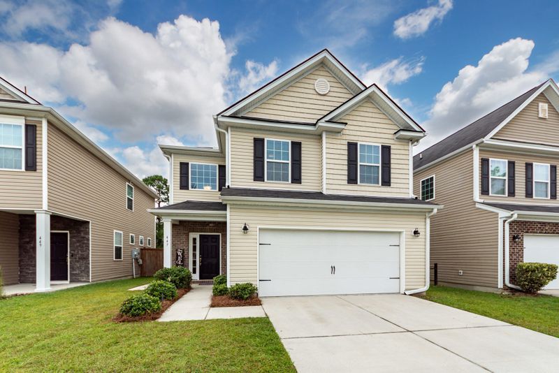 447 Whispering Breeze Ln, Summerville, SC 29486