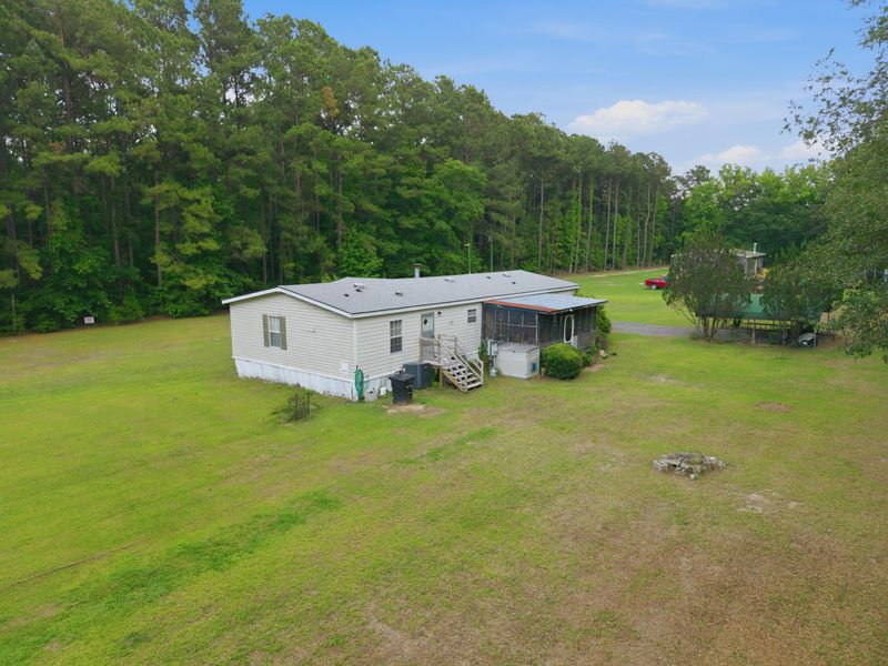 141 Mainester Ln, Saint Stephen, SC 29479