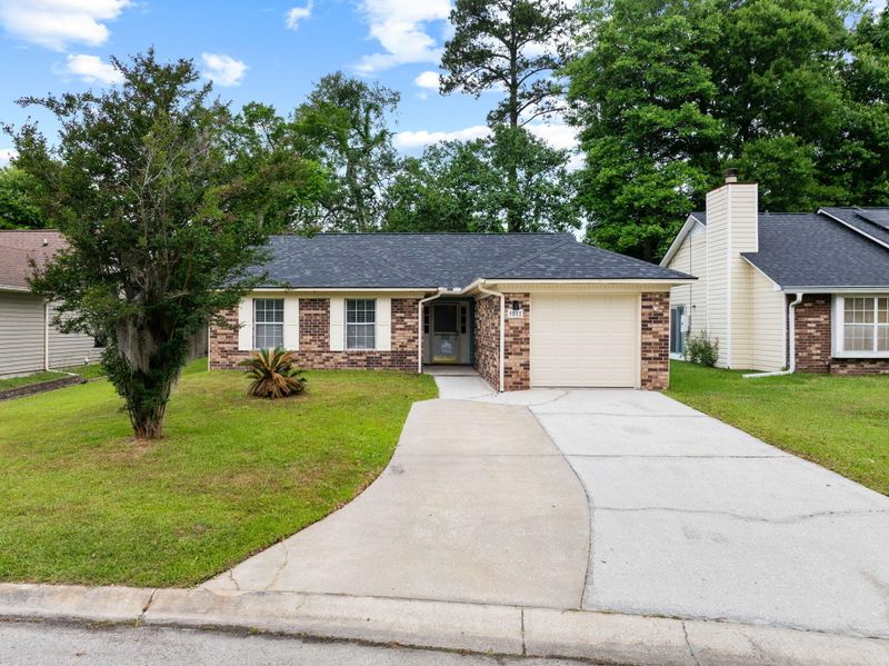 9512 One Notch Rd, Ladson, SC 29456