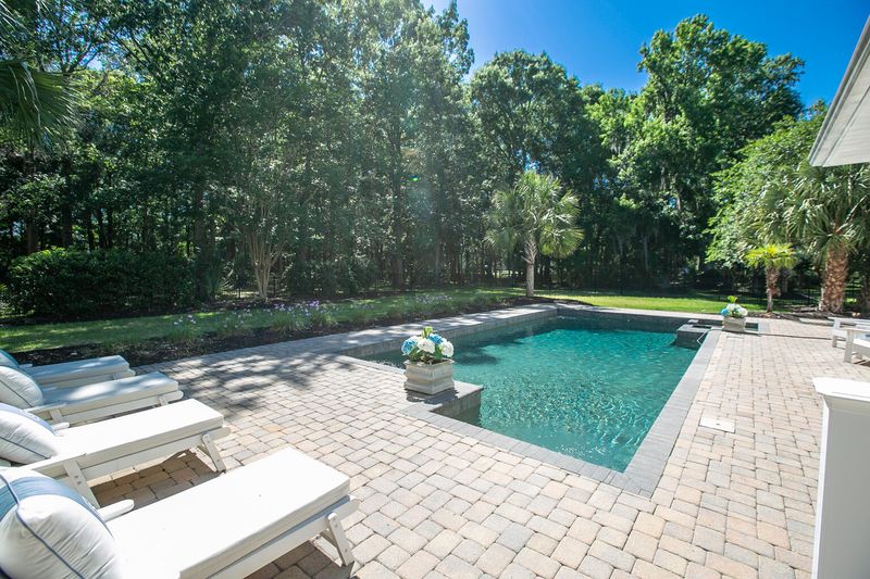 2205 Old Jay Ln, Mount Pleasant, SC 29466