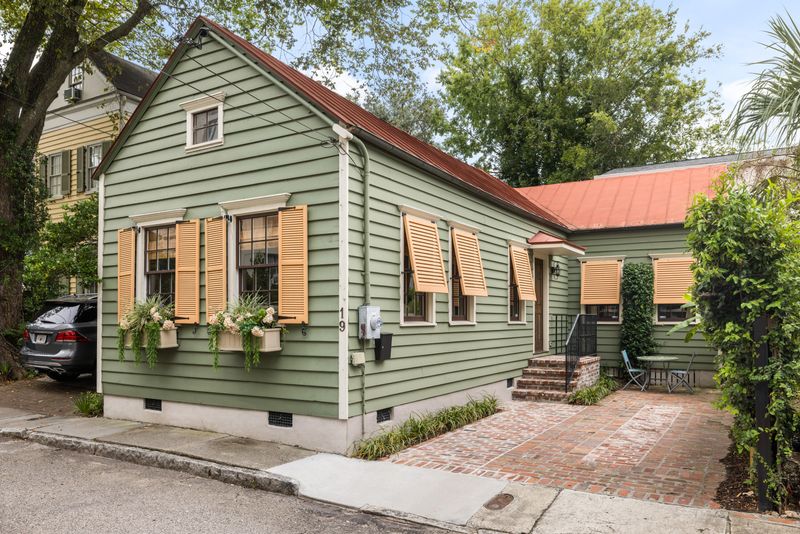 19 West St, Charleston, SC 29401
