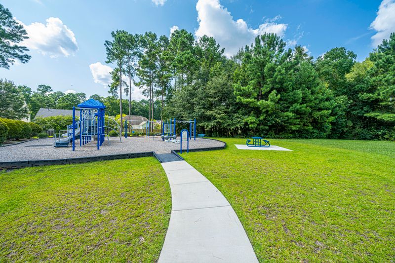312 Breckingridge Dr, Ladson, SC 29456