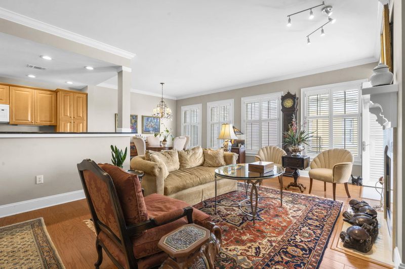 498 Albemarle Rd #510, Charleston, SC 29407