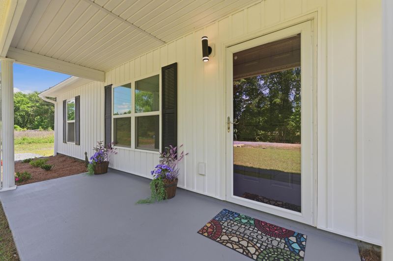 141 Kylie Ln, Saint Stephen, SC 29479