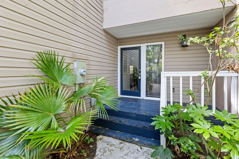 3 Stallion Ct, Charleston, SC 29407
