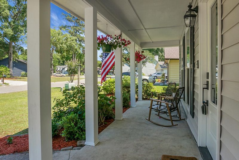 8370 Longridge Rd, North Charleston, SC 29418