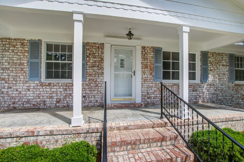 2734 Shadow Ln, North Charleston, SC 29406