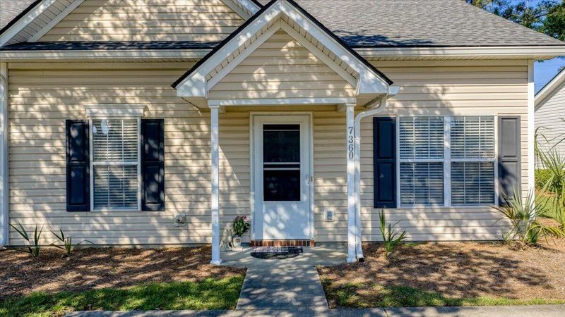 7360 Suncatcher Dr, Hanahan, SC 29410