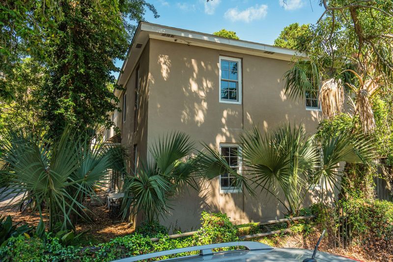 115 Smith St #Apt 6, Charleston, SC 29403