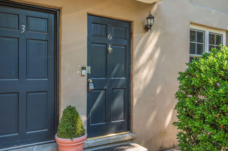 115 Smith St #Apt 6, Charleston, SC 29403