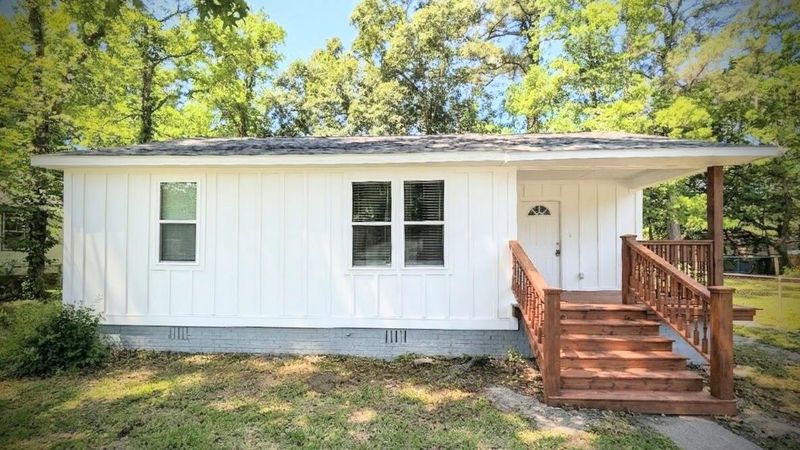 2711 Saratoga Rd, North Charleston, SC 29405