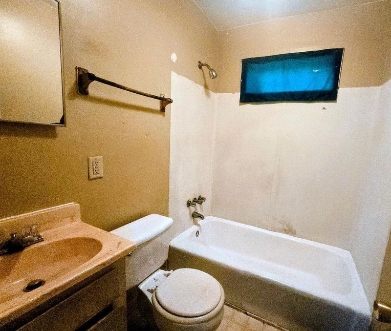 1823 Lisa, North Charleston, SC 29406