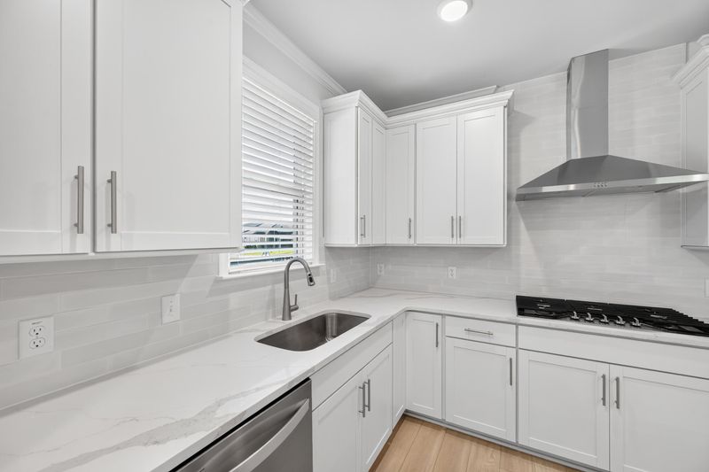 657 Coral Bells Ln, Summerville, SC 29486