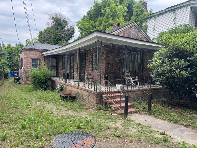 8 Poinsett St, Charleston, SC 29403