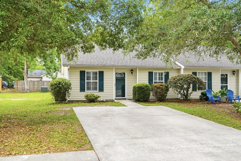 1689 Dexter Ln, Charleston, SC 29412